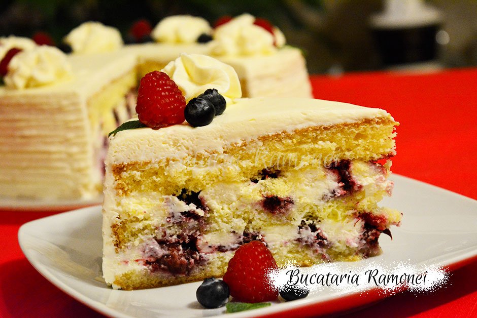 Tort Cu Crema De Mascarpone Si Fructe De Padure Pregatit De Ramona